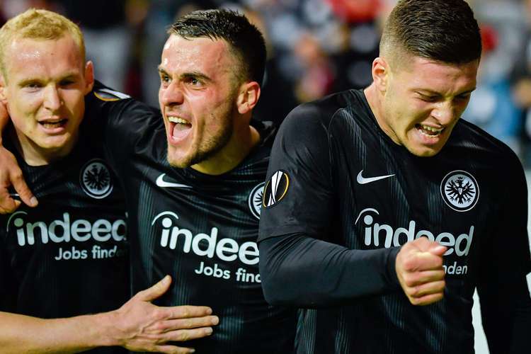 关于法兰克福队坐镇主场，壮志凌云追逐冠军的信息