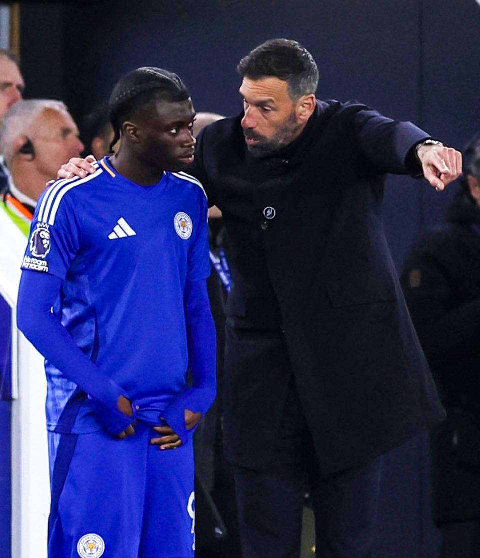 那不勒斯战胜博洛尼亚，继续追赶