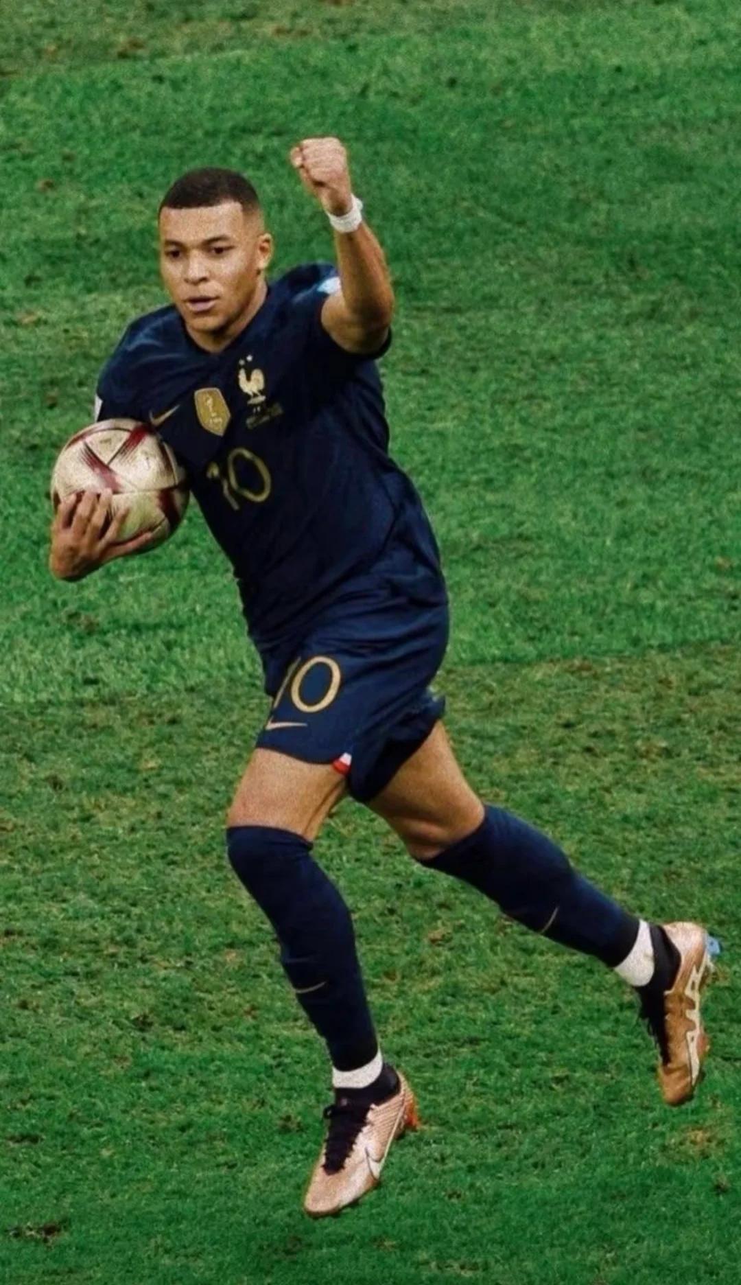 包含姆巴佩上演帽子戏法，巴黎大胜尼斯的词条