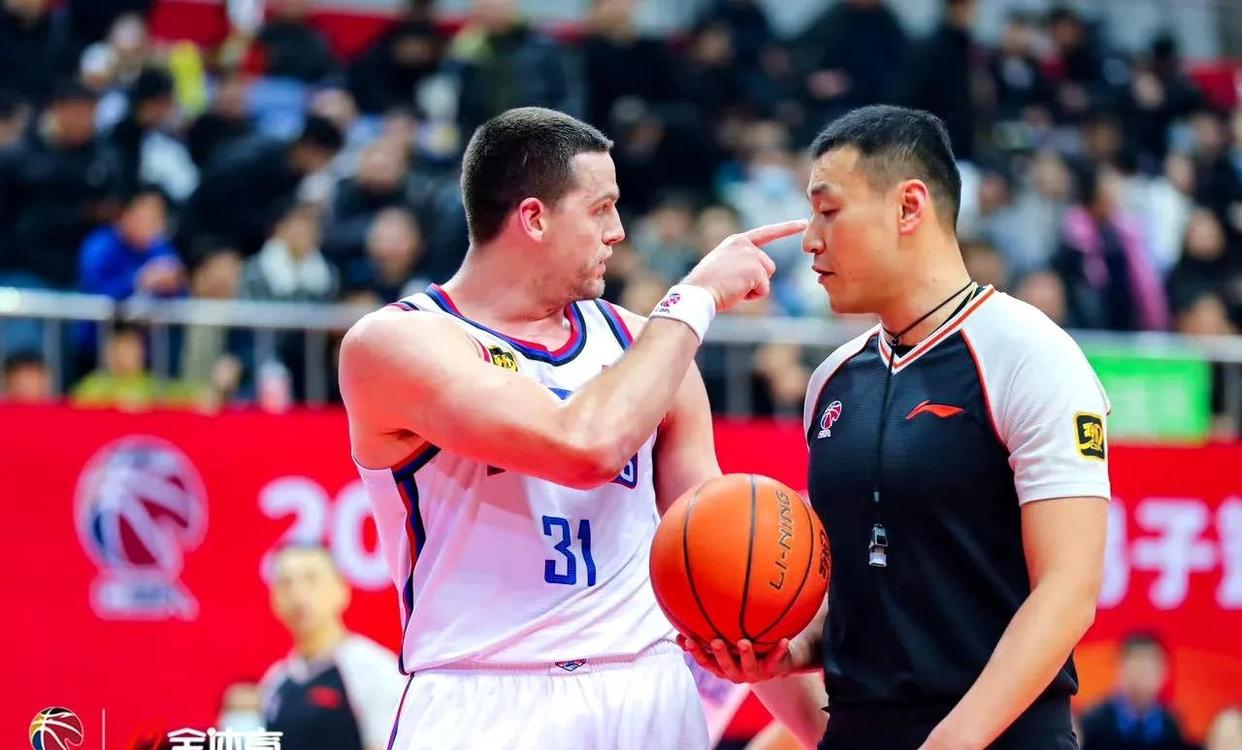 爱游戏APP-江苏肯帝亚客场战胜福建男篮，取得胜利