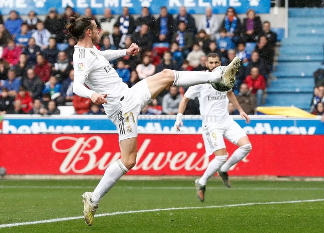 爱游戏官方入口-阿拉维斯门将扑出关键球,帮助球队逃过失球危机的简单介绍