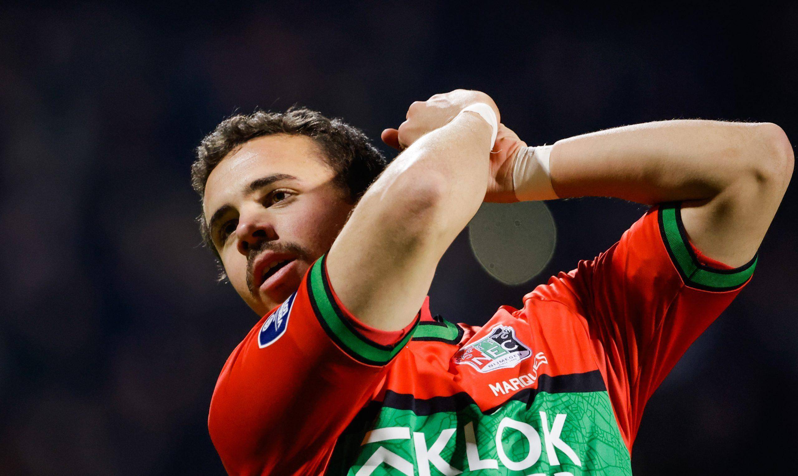 爱游戏在线-包含葡萄牙豪门遭遇瓶颈，寻找突破口的词条