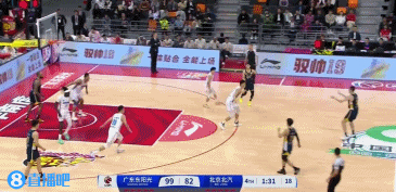 爱游戏-北京球队主场大胜，球员实力得到认可