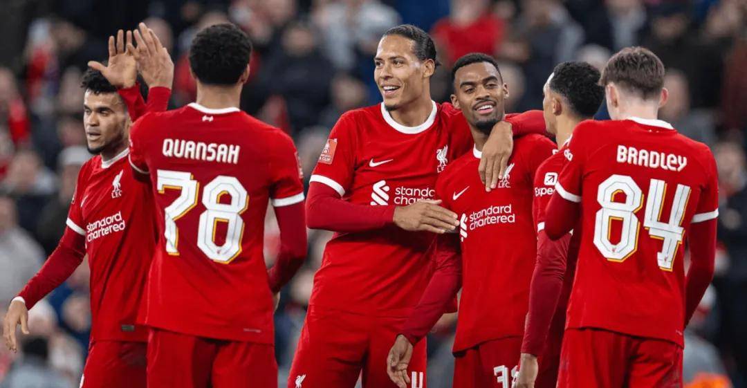 里尔球员整体表现出色，队内竞争激烈的简单介绍