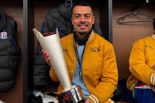 球队抢夺冠军令观众惊叹不已