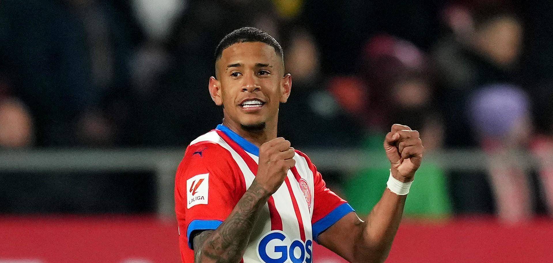 奥萨苏纳主场告捷，提升实力的简单介绍