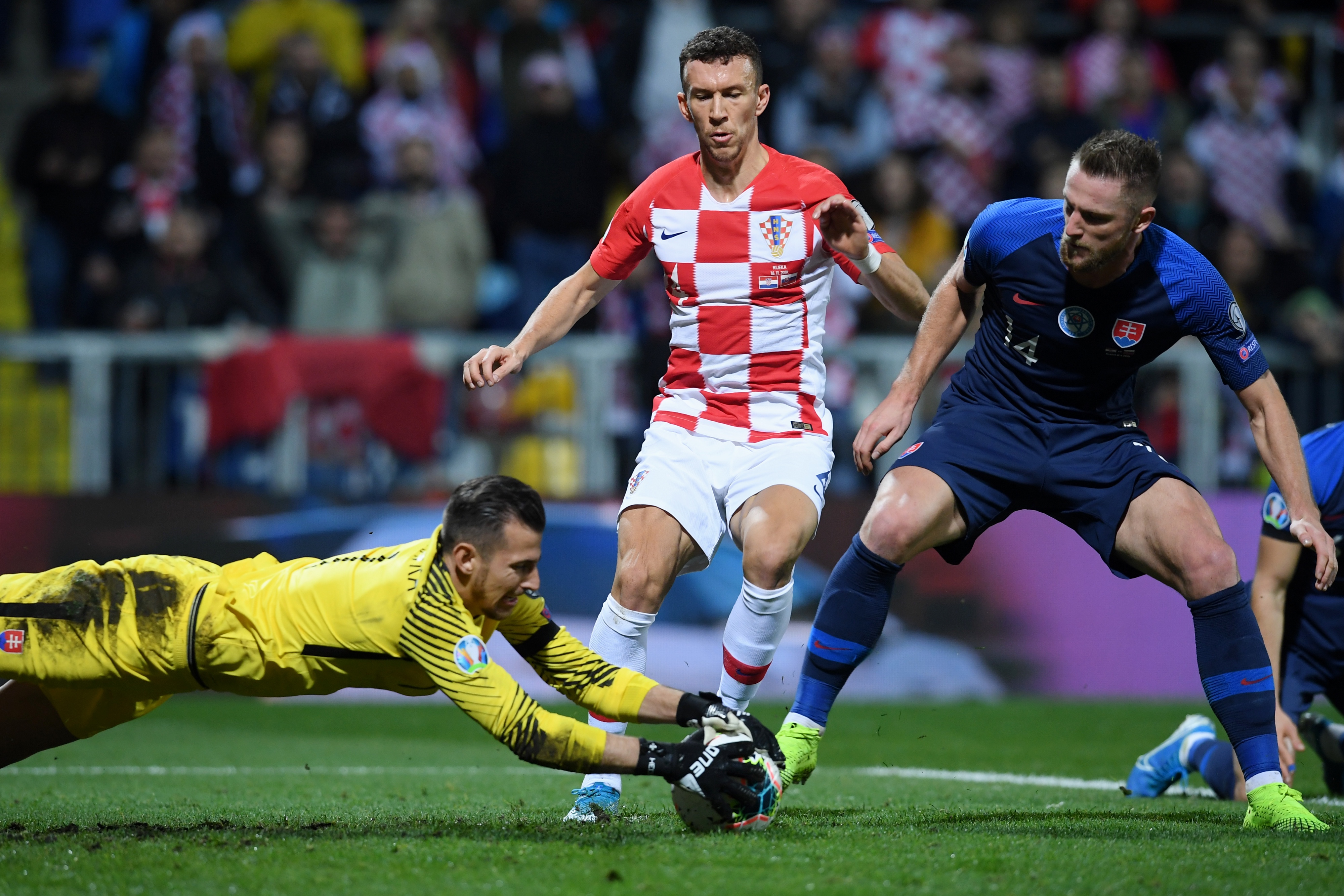 爱游戏在线-关于紧张刺激！欧预赛一波三折战局令人热血澎湃的信息