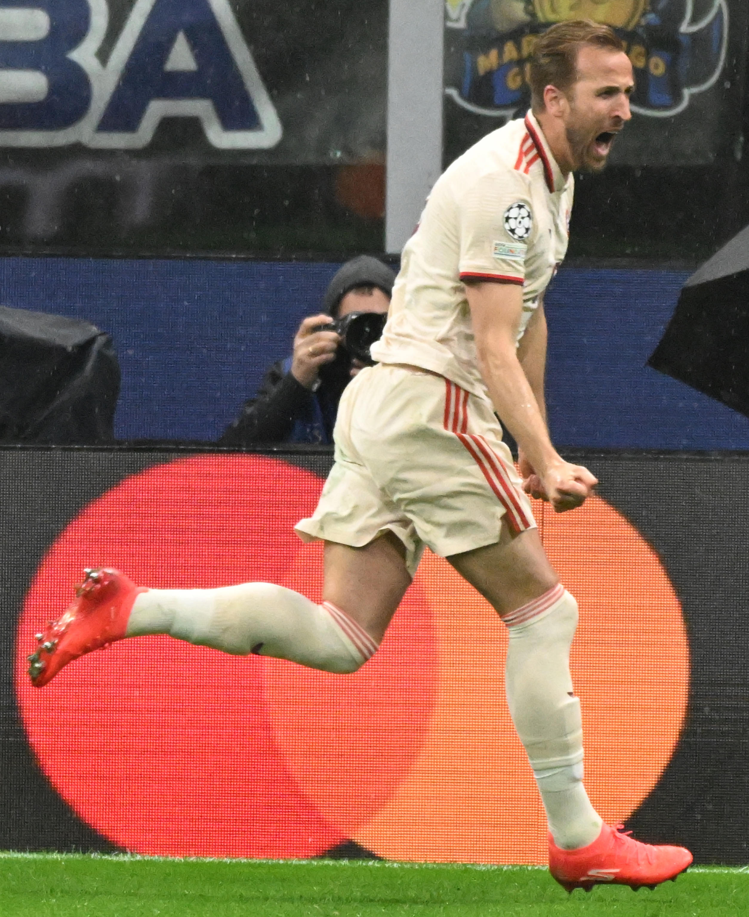 爱游戏tv-国际足坛舞台上，欧国联赛事激情澎湃