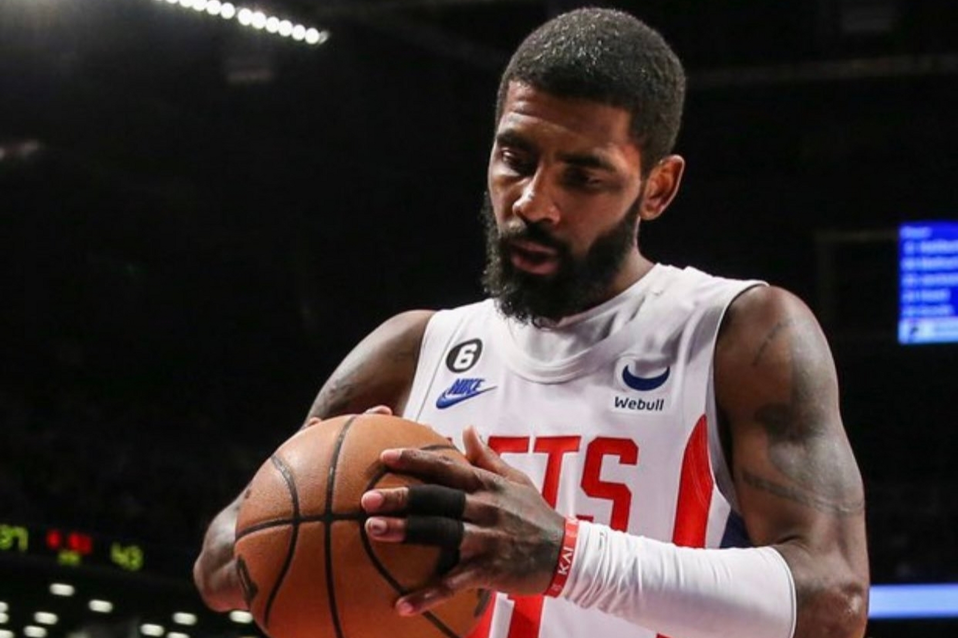 篮网杀敌太多，欧文赛上英勇一局