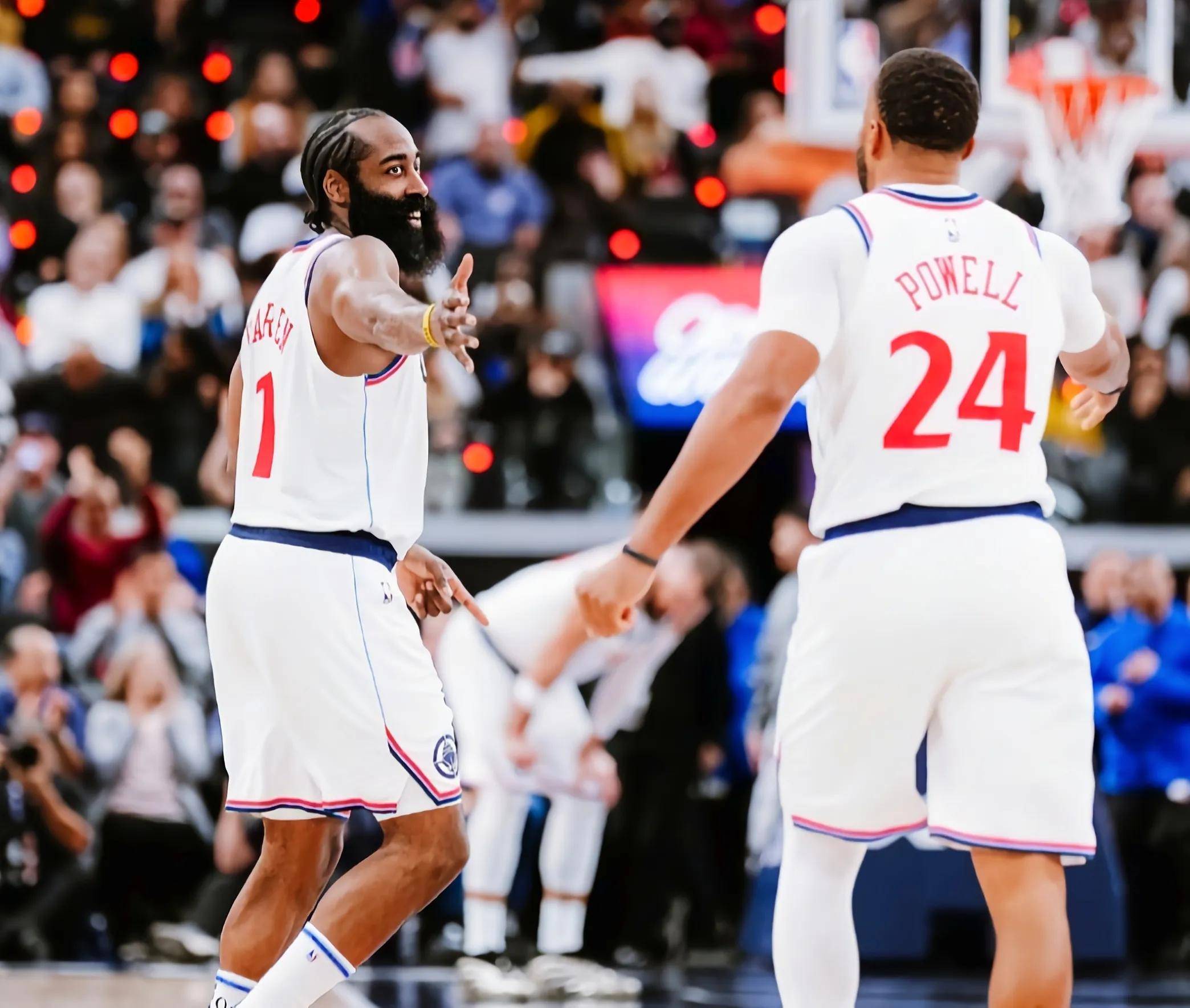 爱游戏在线-火箭再胜马刺,哈登砍下高分