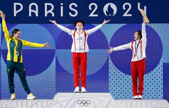 美国体操选手再次登上领奖台 美国体操选手再次登上领奖台