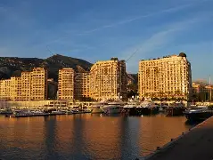 摩纳哥卫冕冠军之路,曲折漫长 摩纳哥卫冕冠军之路,曲折漫长