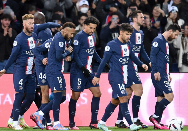 里昂客场小胜昂热，力保领先位置