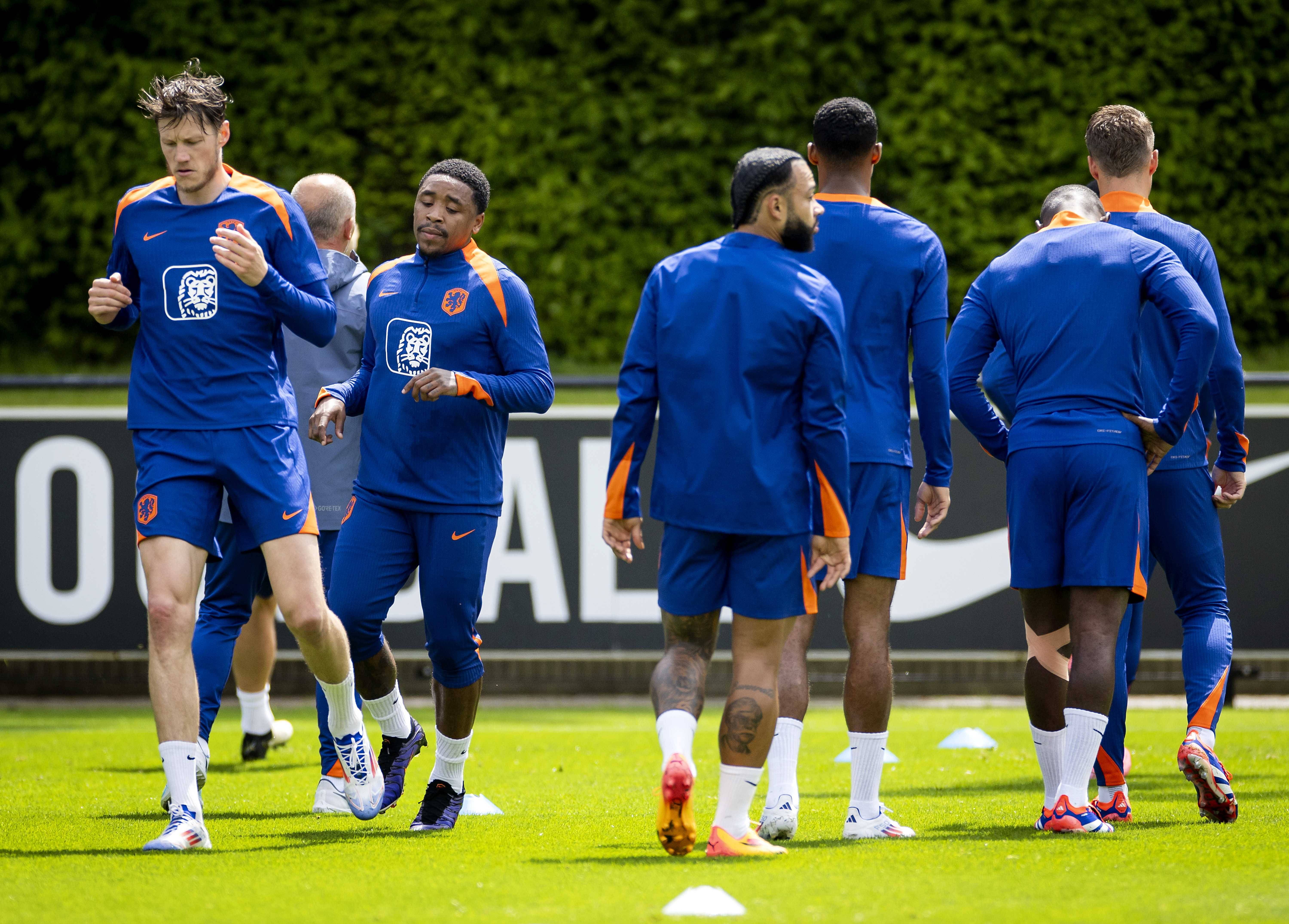 爱游戏官网-荷兰捡漏晋级，欧洲杯预选赛竞争激烈