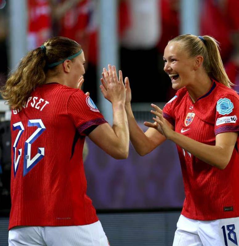 爱游戏大厅-挪威女足队员射门技巧精湛力挽狂澜的简单介绍