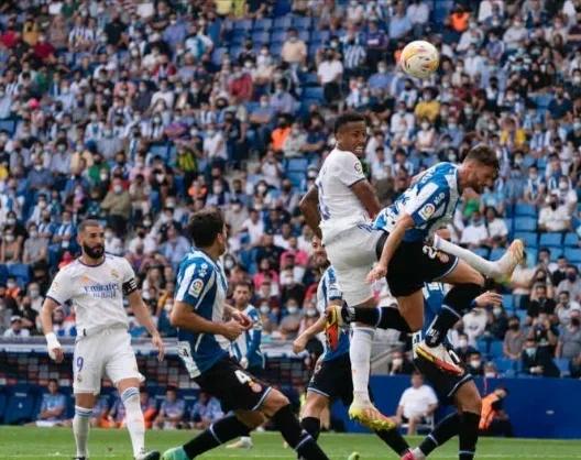 爱游戏下载-足球界一场惊心动魄的较量令观众心潮澎湃的简单介绍