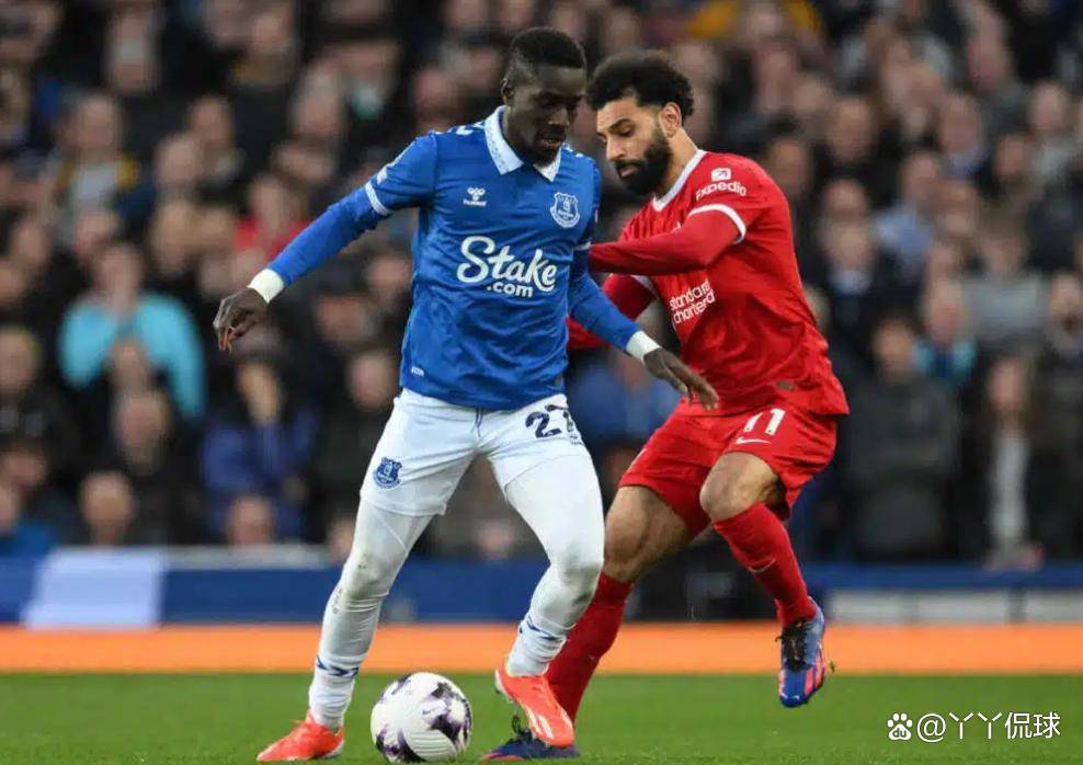 埃弗顿主场败于利物浦，主帅面临压力