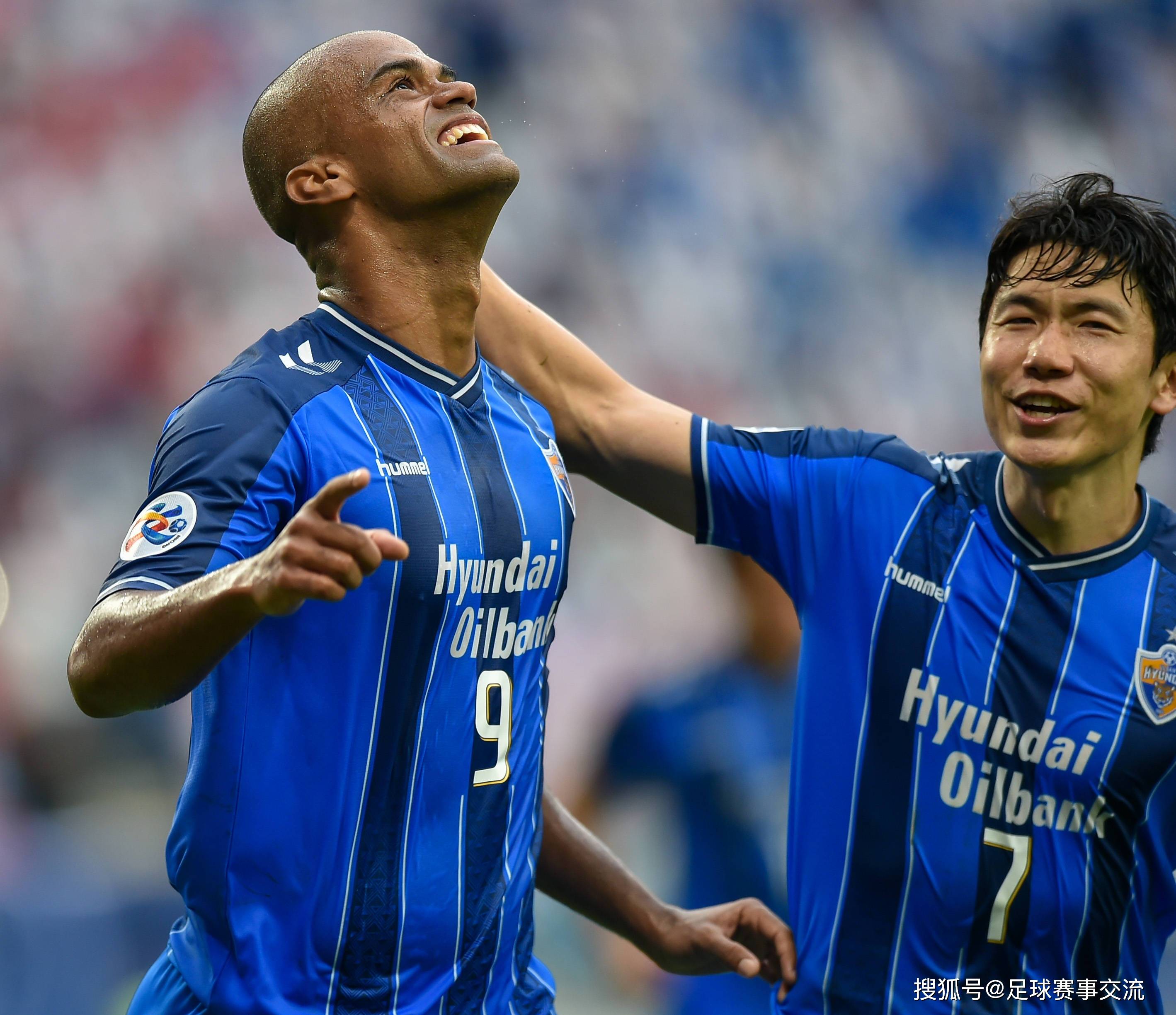 包含顶级观赏盛宴！国内足球联赛精彩不断的词条