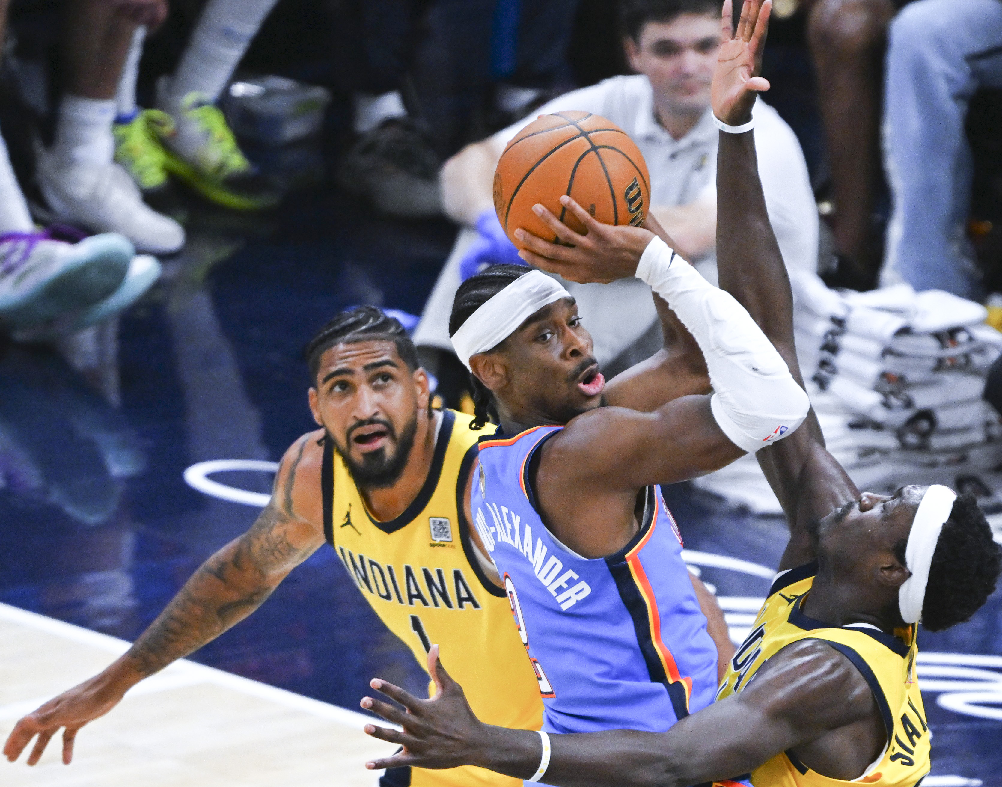 篮球界的一场大战，球员表现超出预期！