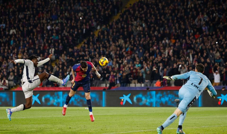 爱游戏官网-巴萨锋线形成配合默契，助球队连胜