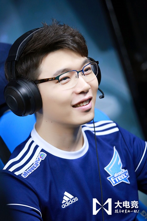 FLY翻盘V5，Gumayusi单局斩获MVP峡谷大战全球总决赛，强势挺进下一轮的简单介绍