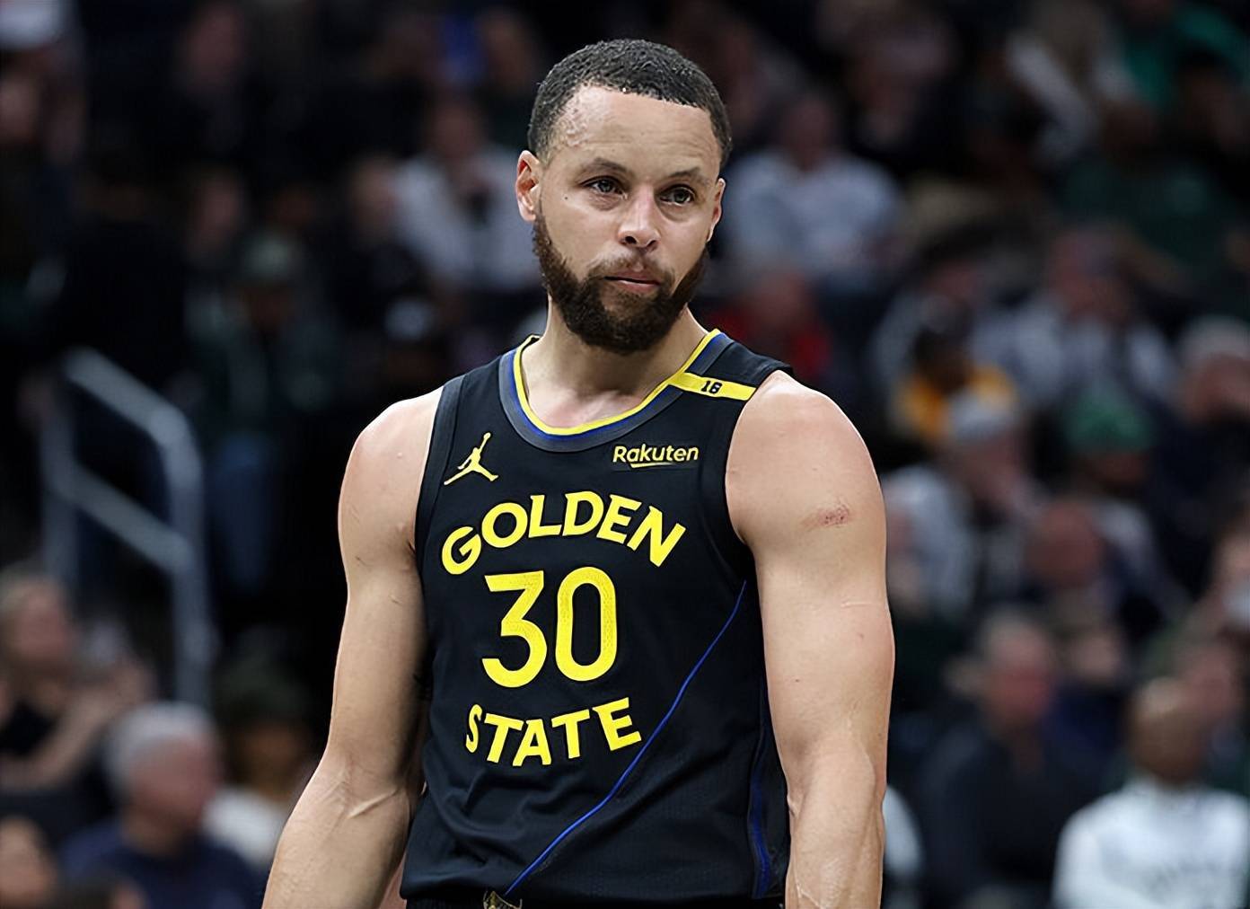 爱游戏-拒绝3D超级球星！库里抢投13中10率先进入5+次三分榜