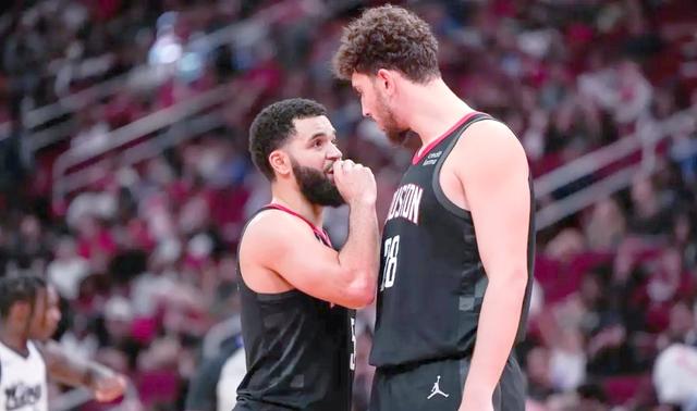 火箭队掀翻雄鹿,取得三连胜 火箭队掀翻雄鹿,取得三连胜