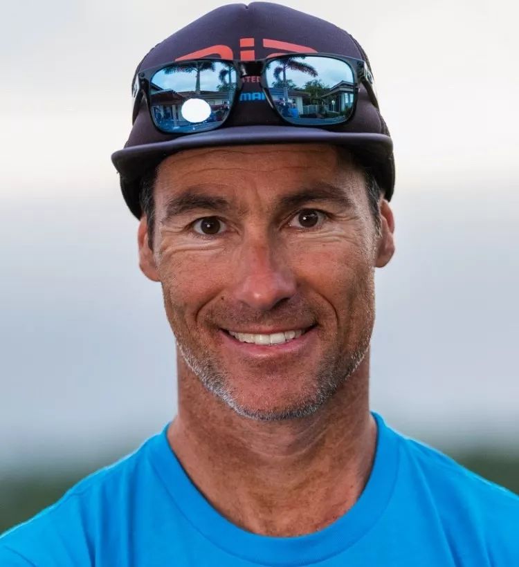 爱游戏在线-突尼斯铁人三项选手领先！目标冠军