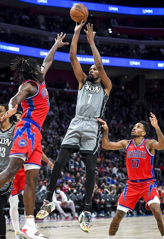 篮网队客场胜利,继续保持不败战绩 篮网队客场胜利,继续保持不败战绩