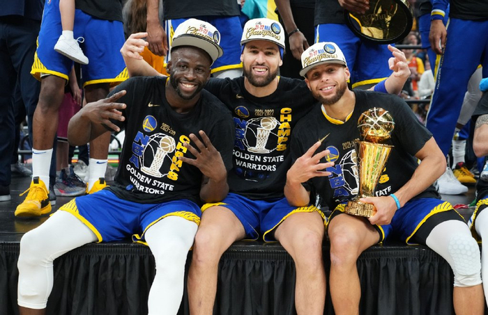 包含NBA总决赛G6：猛龙客场逆袭，击败勇士夺得总冠军的词条