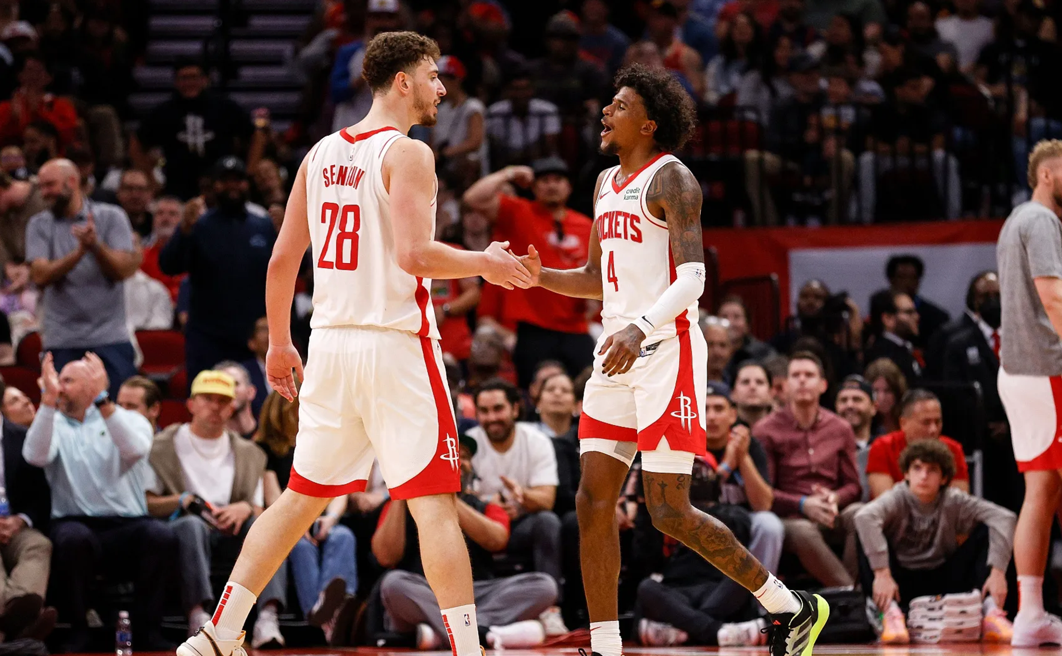 雄鹿大胜热火,晋级下一轮 雄鹿大胜热火,晋级下一轮