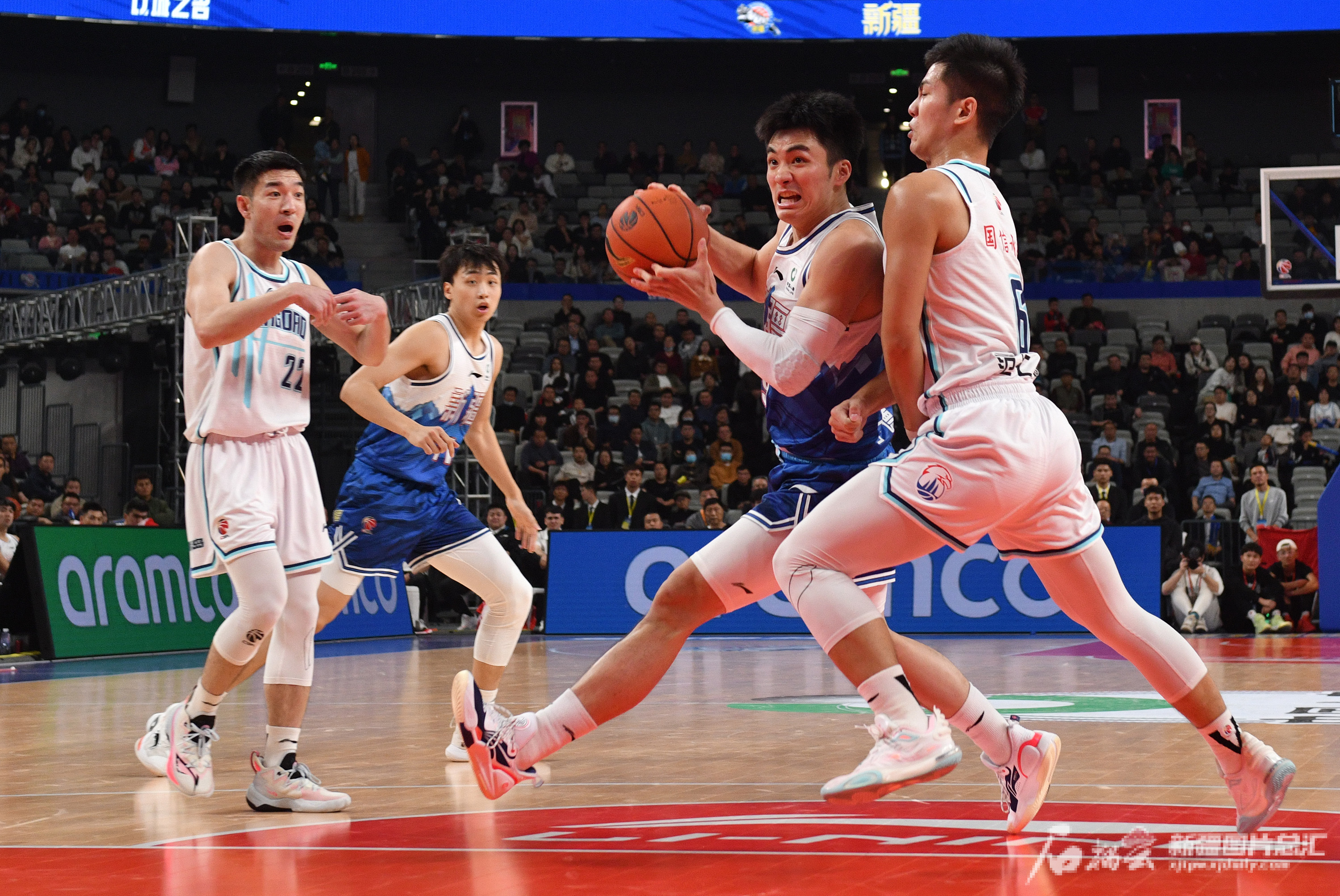 爱游戏官方-新疆队轻取青岛队，武切维奇统治全场的简单介绍