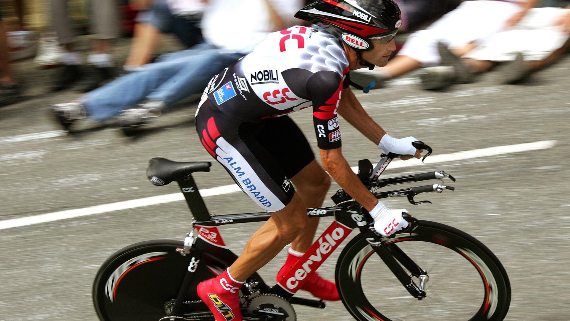 爱游戏下载-一记弧线，两种命运，莫德里奇如何用一脚球，写就技术流足球的悲歌