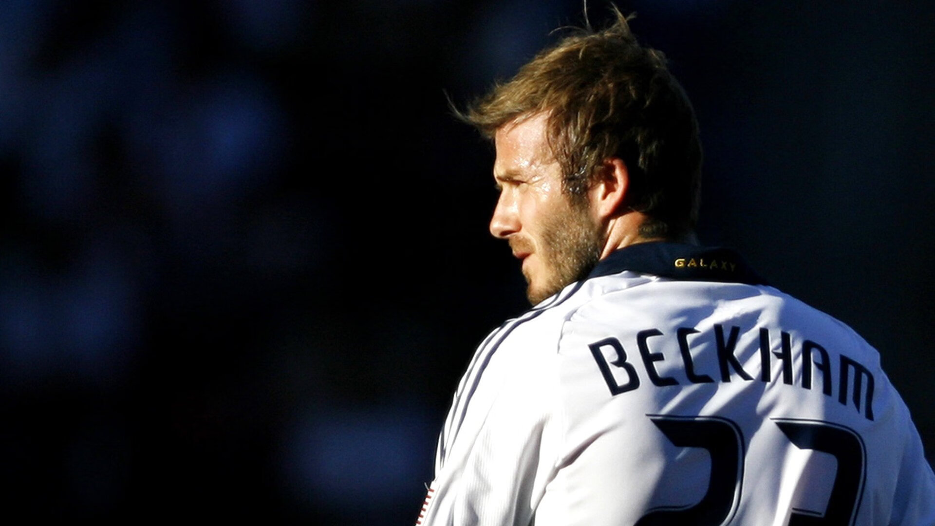 爱游戏官方入口-那夜,他扼住了世界的咽喉,无名之辈到传奇之夜的生死蜕变